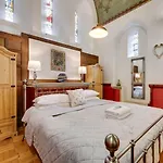 2 Bed In Nr Oc-g0131 Holiday home *