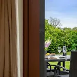 2 Bed In Nr Oc-g0131 Holiday home